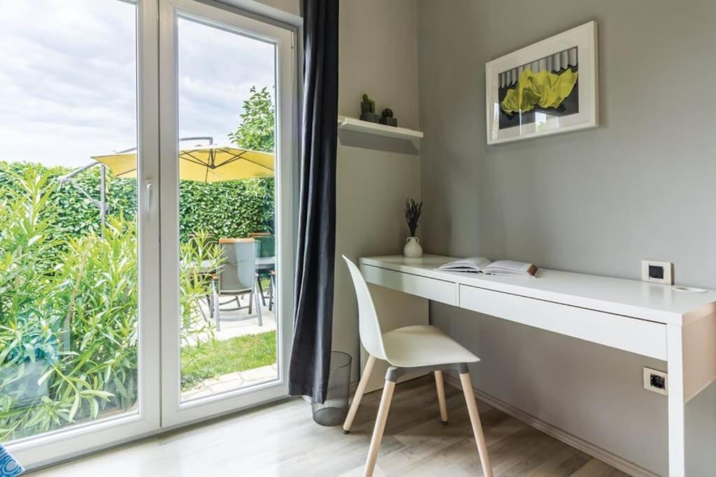 Modern And Elegant In A Quiet Part Of Pola