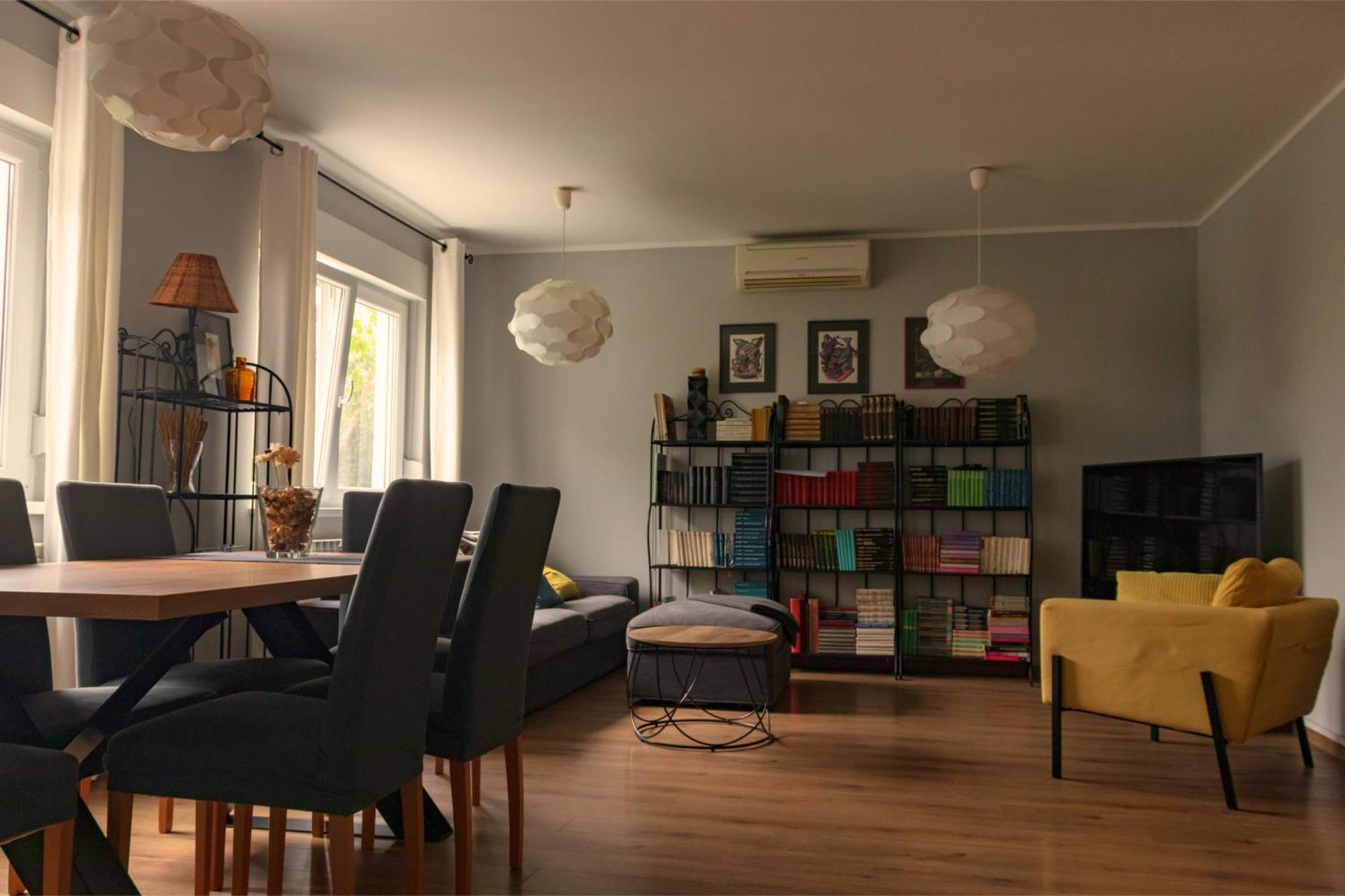 Modern And Elegant In A Quiet Part Of Appartamento