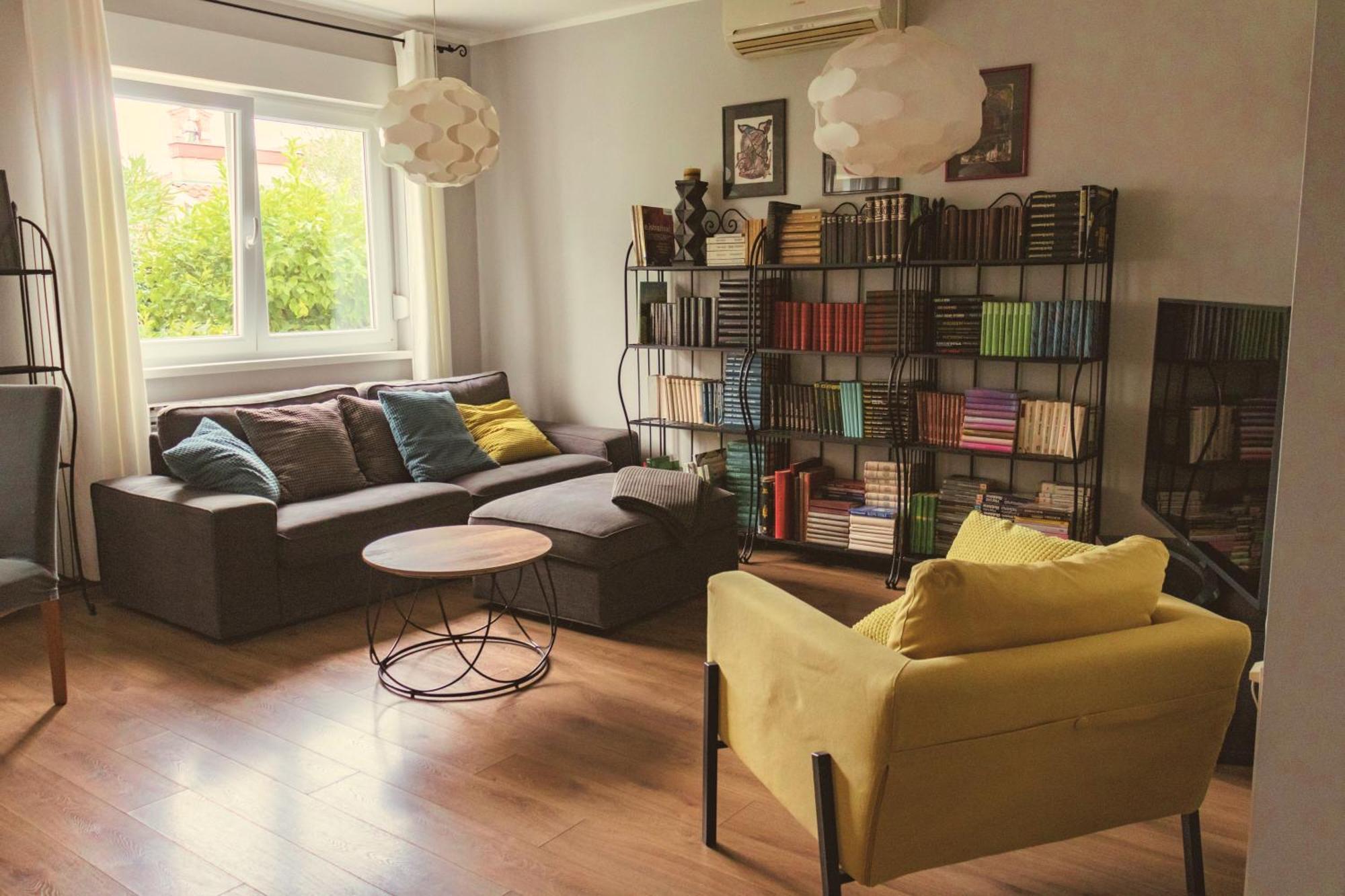 Modern And Elegant In A Quiet Part Of Appartamento